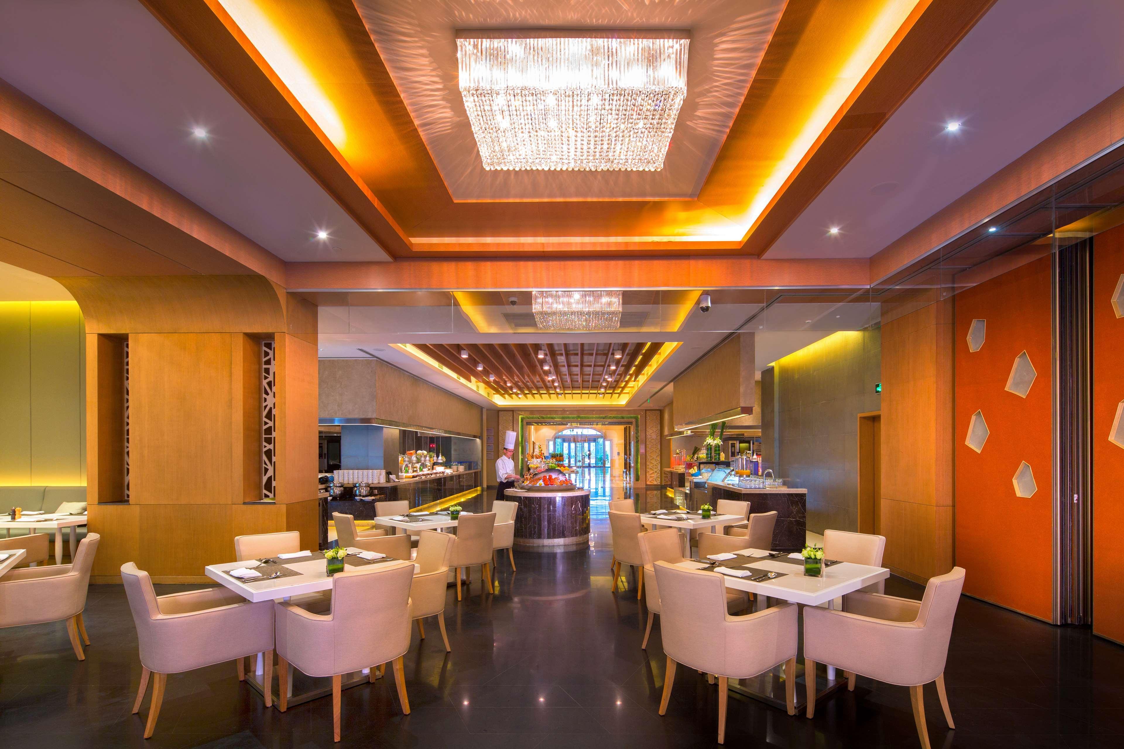 Doubletree By Hilton Ningbo - Chunxiao Hotel Exterior photo