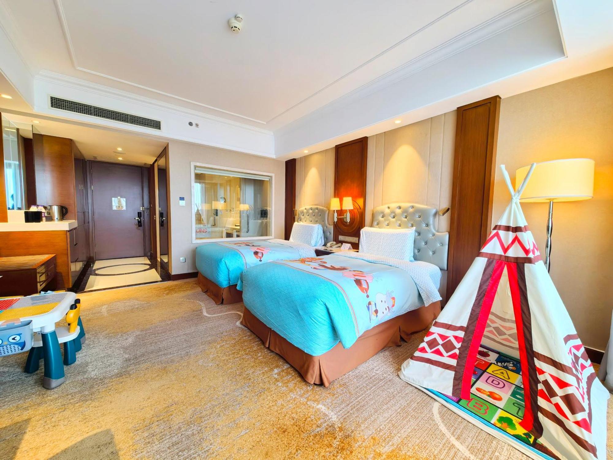 Doubletree By Hilton Ningbo - Chunxiao Hotel Exterior photo