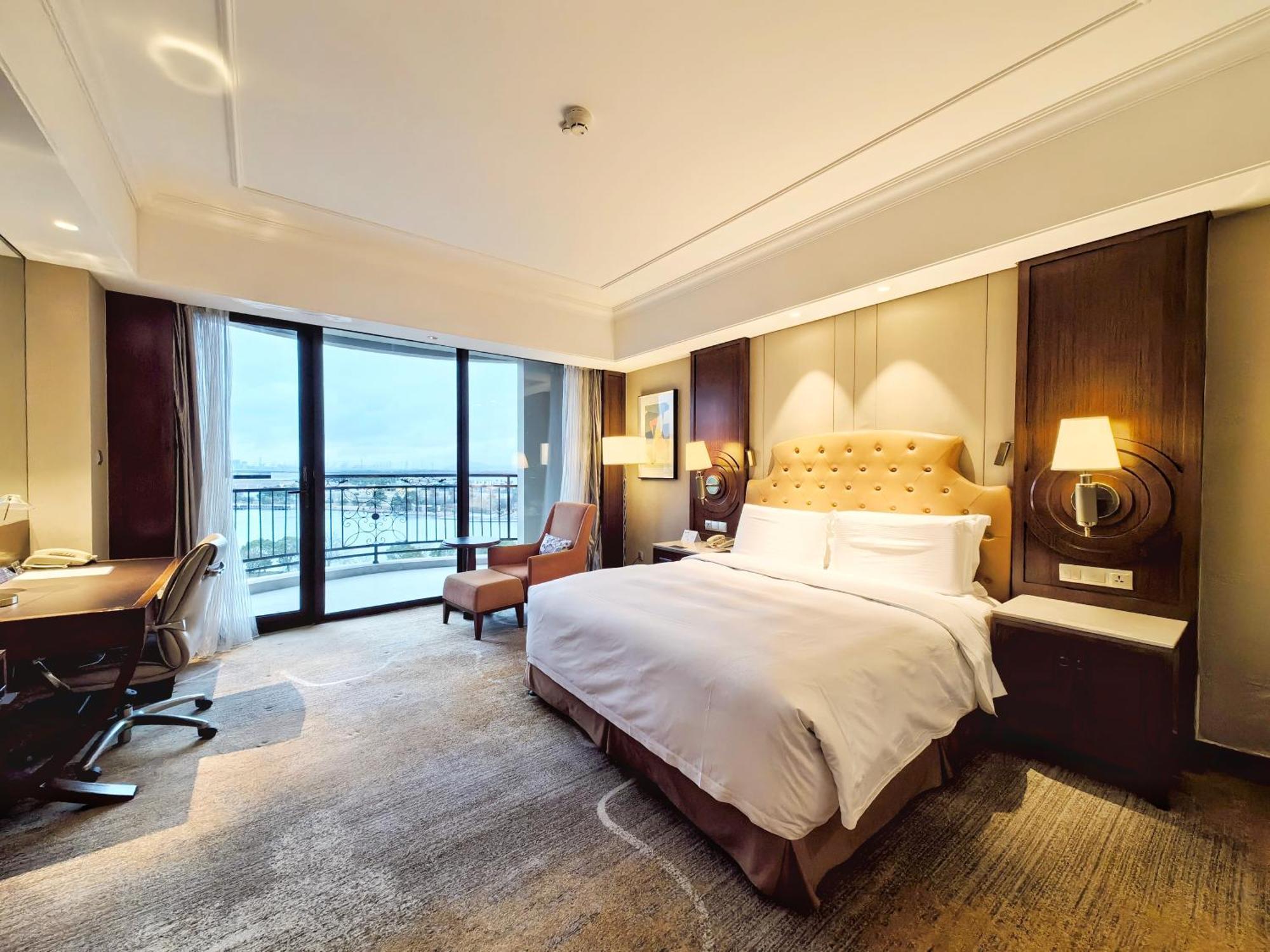 Doubletree By Hilton Ningbo - Chunxiao Hotel Exterior photo