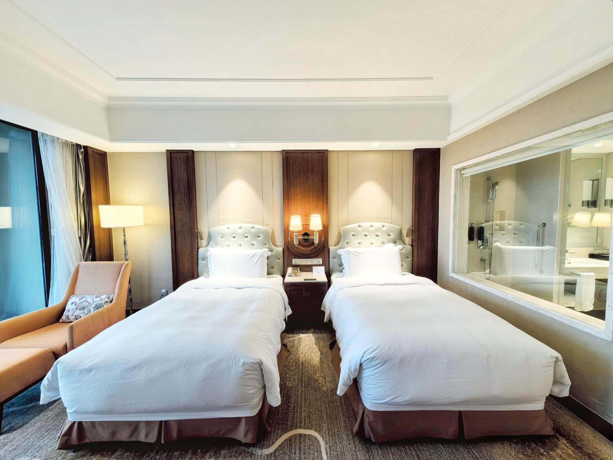Doubletree By Hilton Ningbo - Chunxiao Hotel Exterior photo